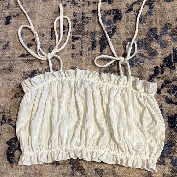 Gaze Cream Crop Top - Picture 2 of 3